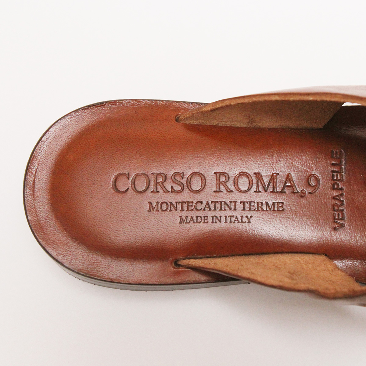 クロスフラットサンダル COLONIAL ブラウン【CORSO ROMA，9 